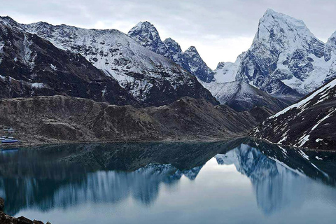 Ruta de 11 días por el Valle de Gokyo con vuelos desde Katmandú