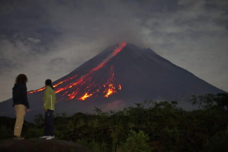 Yogyakarta: Prambanan Sunset & merapi lava view experience
