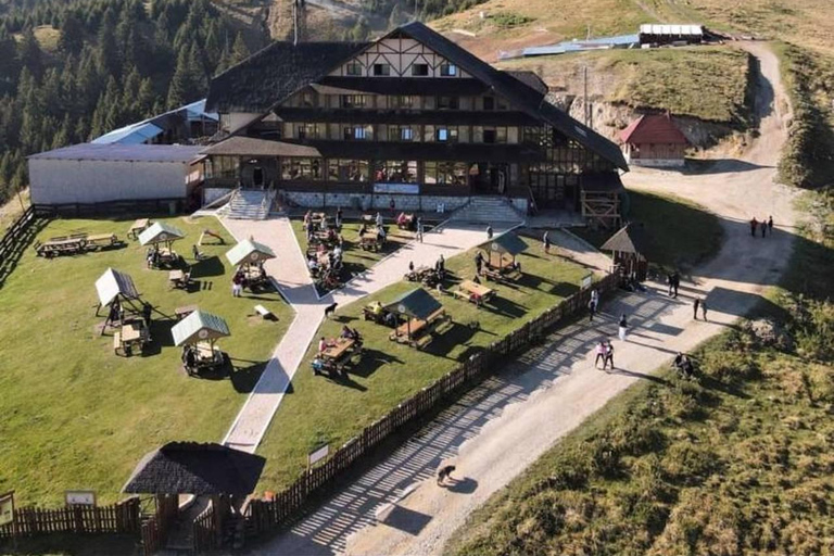 Romania: 3-Day Carpathian Mountains Hiking Tour