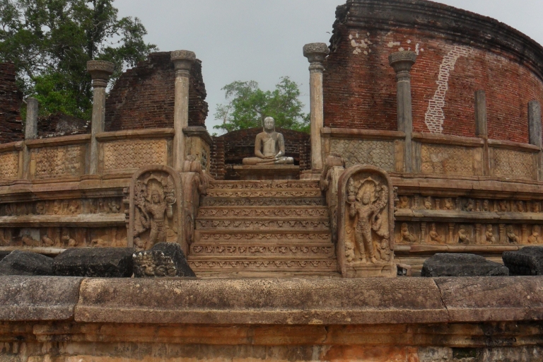 Vanuit Colombo: 2-daagse Culturele Driehoek Tour met Sigiriya