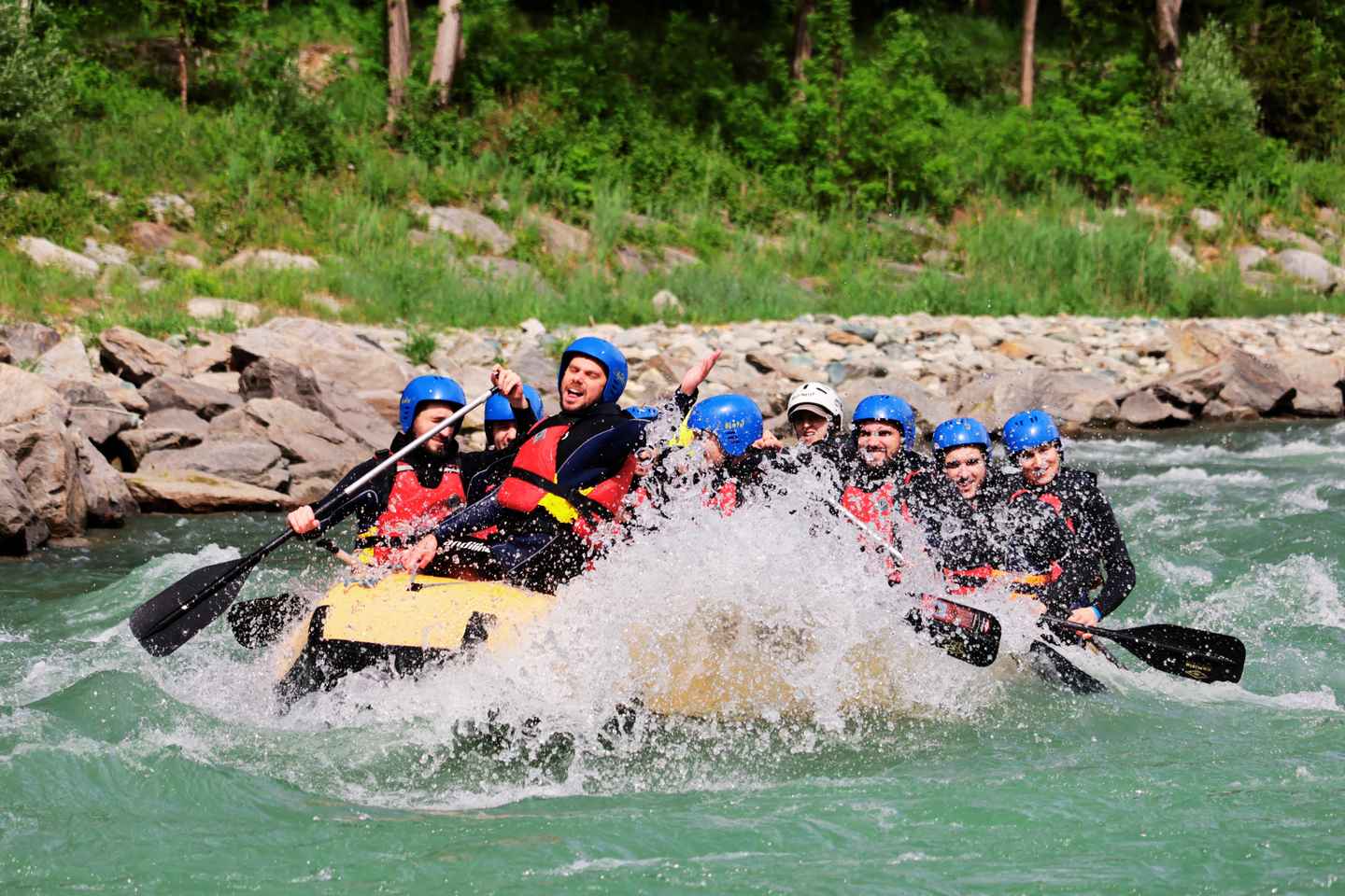 Indomita: Rafting en el Río Valtellina