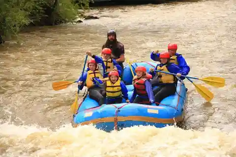 Idaho Springs: Beginner Middle Clear Creek Rafting Tour