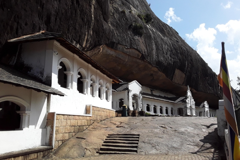 Odkryj Sigiriya i Dambulla z Kandy - prywatna jednodniowa wycieczkaOdkryj Sigiriyę i Dambullę z Kandy - mała grupa