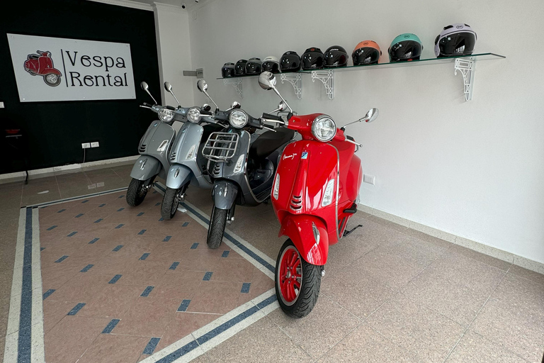 Vive Durres en Vespa: Diversión, Libertad y Aventura