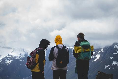 特罗姆瑟：弗洛伊山徒步导览之旅，欣赏壮丽景色Tromsø: Private Guided Hike to Mount Fløya (Snacks &amp; Drinks)