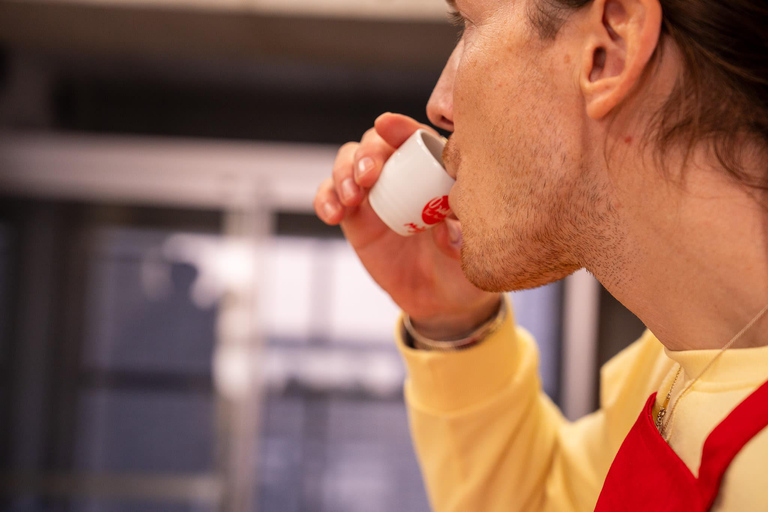 Osaka : Cours de cuisine et dégustation de saké avec visite du marché local