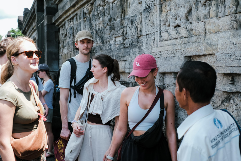 Yogyakarta: Borobudur klättring upp Selogriyo risfält vandring