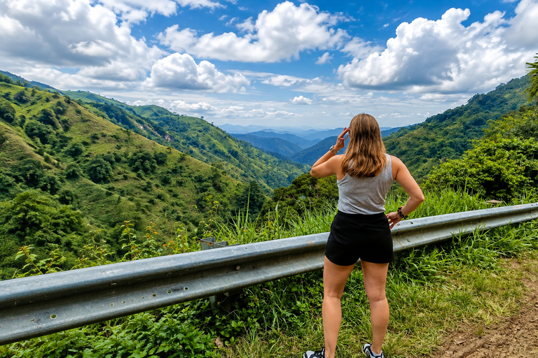Ella: Hidden Trails Tuk-Tuk Tour with Waterfalls