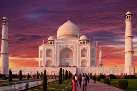 Wycieczka o zachodzie słońca do Taj Mahal Tuk Tukiem z prywatnym przewodnikiemZ Delhi: prywatny samochód z kierowcą, przewodnikiem i tuk tukiem w Agrze