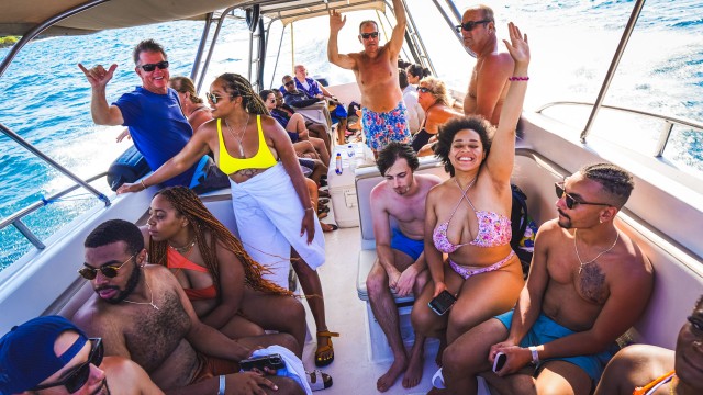 Visit Cartagena 5islands speed boat open bar ,lunch and snorkeling in Isla Barú