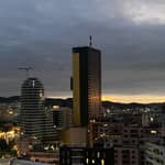 Tirana: tour a piedi serale tra storia e architettura