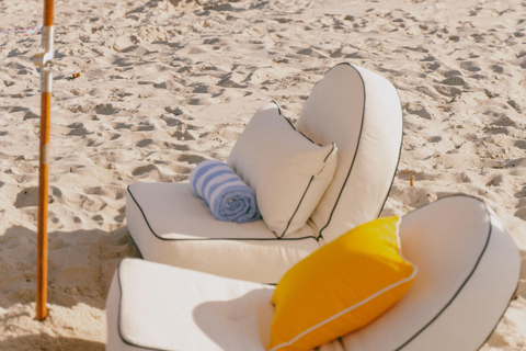 Miami: Private Beach Lounge and Picnic Set Up Grande Riviera Suite: Private Beach Lounge and Picnic Set Up
