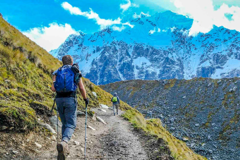 Cusco: Salkantay Trek 4 dagar 3 nätter med återresa med tåg