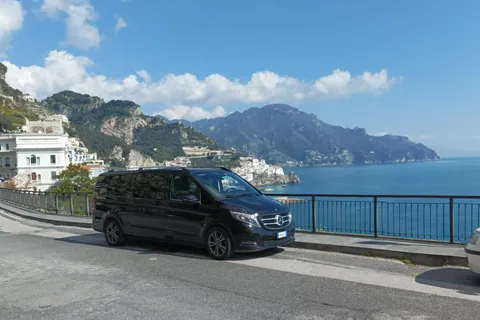 Tour privato della Costiera Amalfitana da Sorrento con autista 8 ore