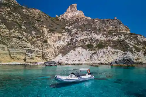 Cagliari: Boat Cruise with Stops for Swimming and Prosecco