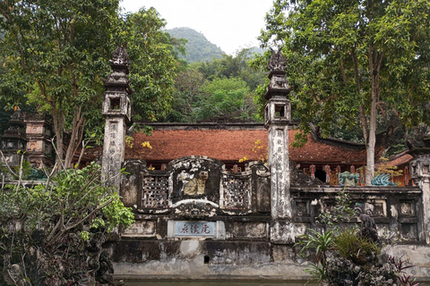 Hanoi: Parfümpagode mit Bootsfahrt oder Lotus-SeidendorfPrivate Tour: Parfümpagode, Lotus-Seidendorf und Weihrauch
