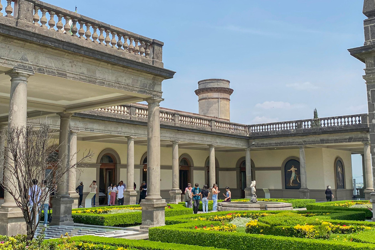 Mexico : visite exclusive du château de Chapultepec après la fermetureVisite guidée exclusive en espagnol
