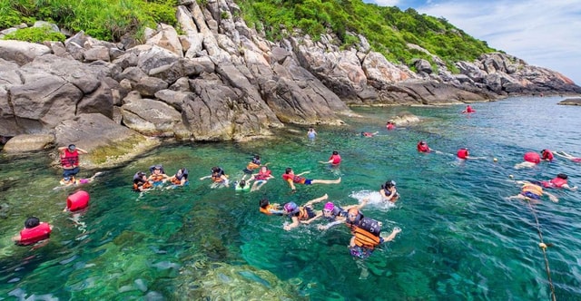 Cham Island and Snorkeling Tour