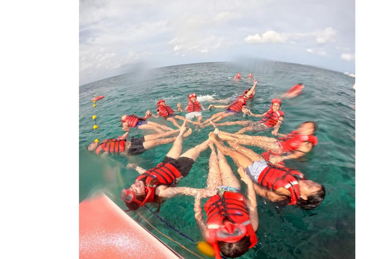 Boracay: Red Wave Island Hopping Tour with Water Activities