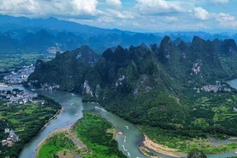 阳朔：天际线山脊、玉龙江和十里画廊阳朔：天际线山脊、玉龙河和十里画廊