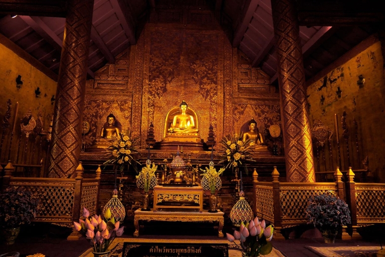 Chiang Mai : Visite nocturne des temples et de la cuisine de rue en tuk tuk