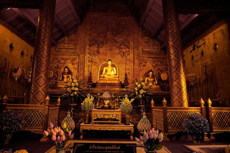 Chiang Mai: Temples and Street Food Night Tour by Tuk Tuk