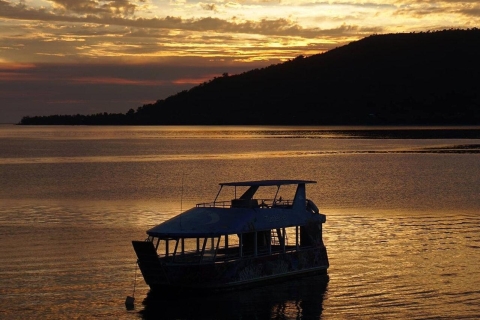 Croisière au coucher du soleil - Port Vila