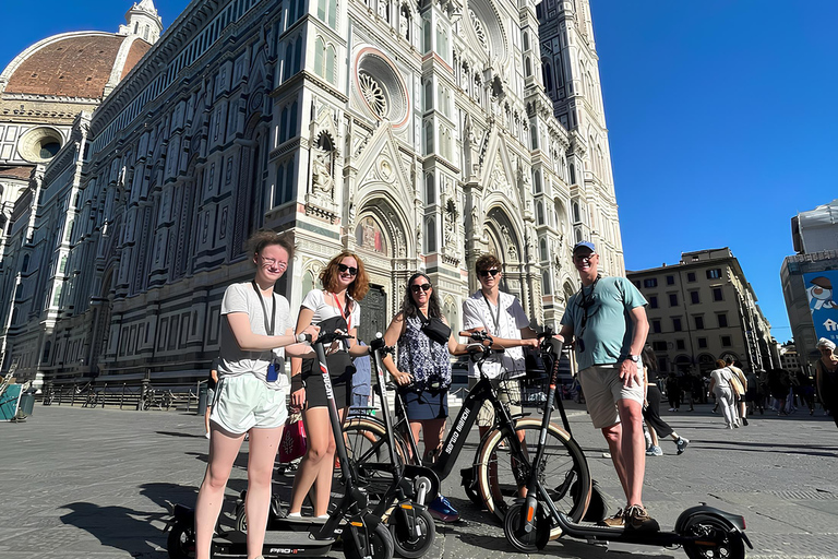 Firenze: giro turistico di 2 ore in scooter elettrico