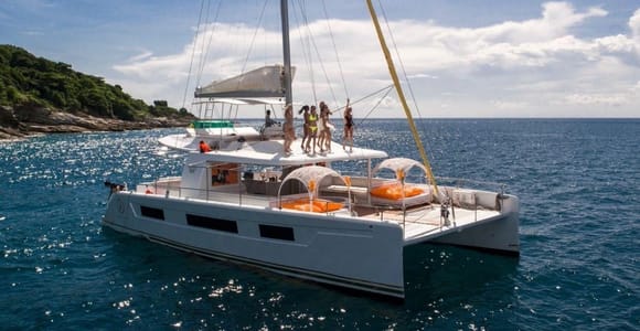 Phuket: Coral and Racha Island Yacht Tour with Lunch