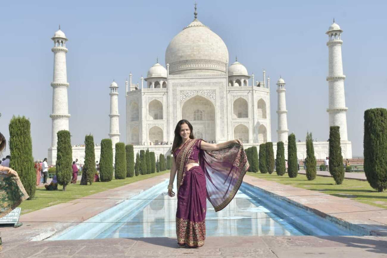 Agra: Taj Mahal-Tour ohne Anstehen mit einer weiblichen ReiseführerinAll-Inclusive-Taj-Mahal-Tour mit weiblicher Reiseleiterin