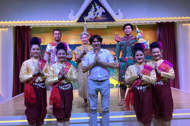 Calypso Cabaret en Asiatique: espectáculo de ladyboys en primera filaEspectáculo nocturno