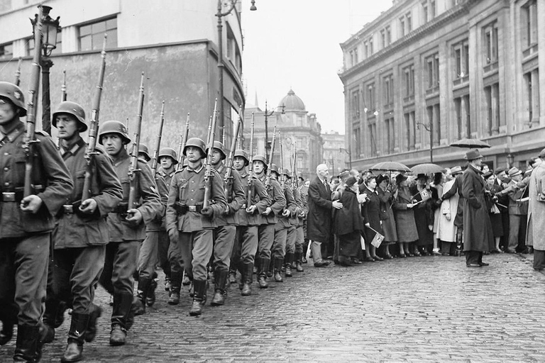 Brussels: Private WWII Walking Tour