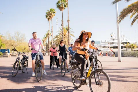 Barcelona: Sagrada Familia und Stadtführung mit dem Fahrrad oder E-Bike