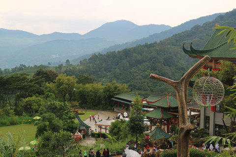 From Jakarta: Safari Park, Botanical w/ Lunch & Transfer