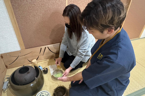 Kyoto Night Cultural Experience: Tea Ceremony & Mochi Making Kyoto : mochi pounding Experience& tea ceremony & Real Sword
