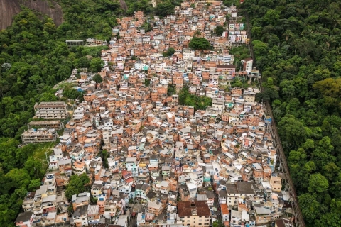 Rio de Janeiro: Favela Santa Marta Tour with a Local Guide Tour in Spanish