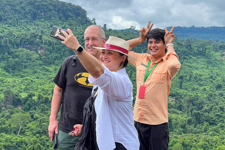 Excursión a la Selva de Elefantes de Kulen con recogida y regreso al hotel