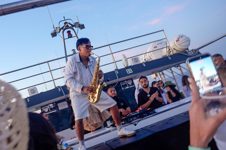 Ibiza: Formentera Boat with Open Bar, 3 meals & Sunset Party ADVANCE: Standard selection of food & open bar option
