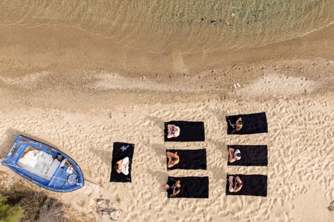 Mykonos : Yoga On Waves