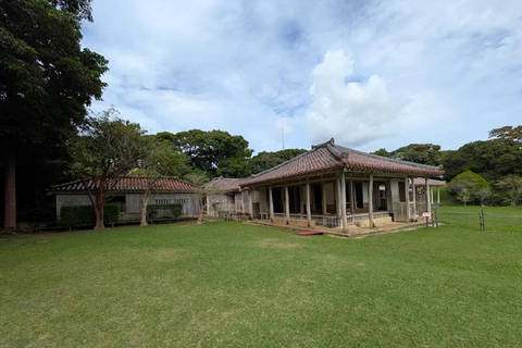 Naha: Naminoue Shrine Makishi Market &amp; Shikinaen Guided TourNaha &gt;A Walking Journey Through Naha Time Guided Tour