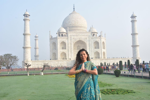 Agra: Taj Mahal Tour w/ Express Entry Tickets & Expert Guide Local Expert Tour Guide Only
