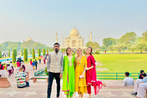 Desde Delhi: Amanecer en el Taj Mahal con conservación de elefantesDesde Agra Excursión de un día a SOS Conservación de Elefantes y Rescate de Osos