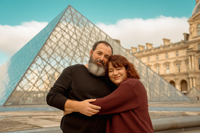 Paris: VIP Eiffel Tower and Louvre Private Photoshoot 1-Hour VIP Photoshoot with 60 Edited Pictures