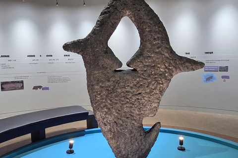 Ulsan: Bangudae Petroglyphs, Onggi Village & Park Tour