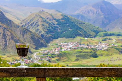 Tiflis: Kazbegi-Gebirge 2-Tages-Tour mit Reiten