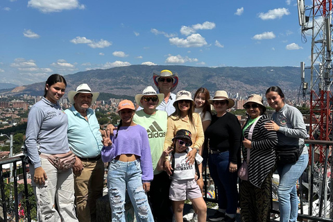 Graffiti Tour in the comuna 13 of medellin