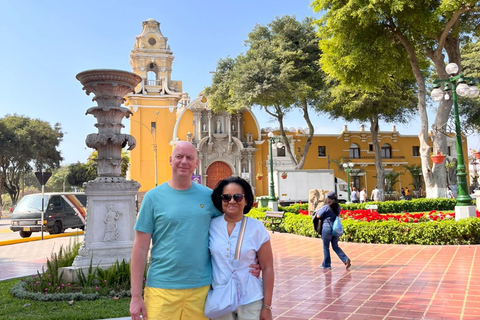 Lima: Private Tour of Barranco, La Herradura, and the Pachacámac Sanctuary