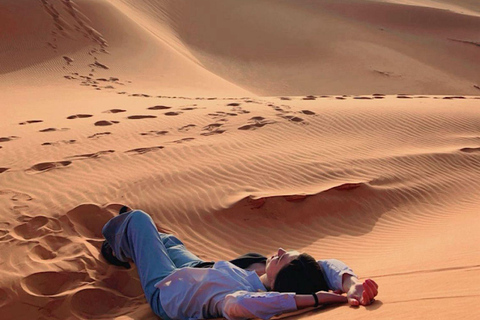 Riyadh: Red Sands Dunes Tour with Camel Ride & Snacks