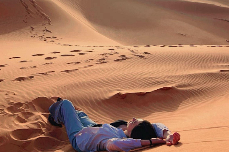 Riyadh: Red Sands Dunes Tour with Camel Ride & Snacks