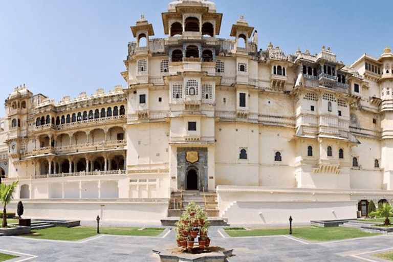 Desde Jaipur: Tour Privado de 4 Días por Udaipur con PushkarTour en coche privado y conductor